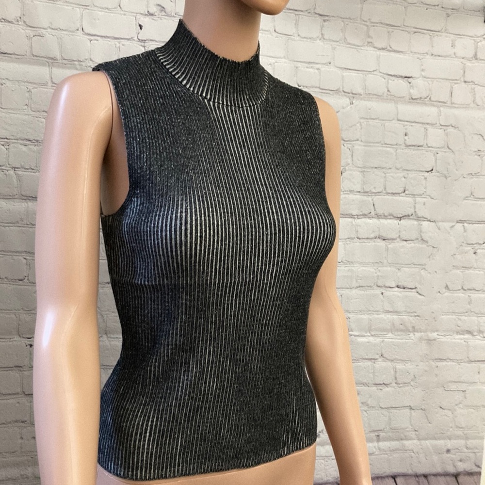 Rachel Roy ribbed turtle neck 🌺